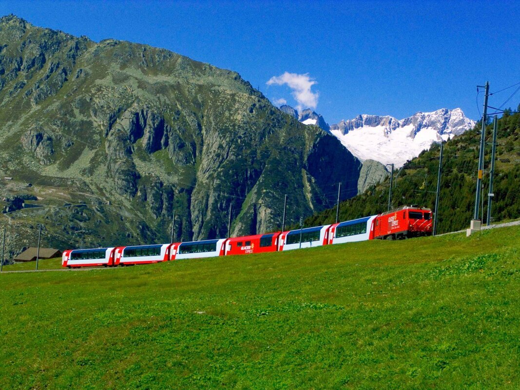 Švicarske alpe in ledeniški vlak