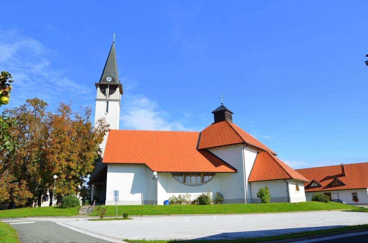 Kočevsko, bunker Škrilj in grad Kostel