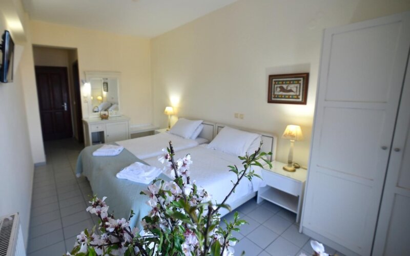 Grčija - lezbos - petra